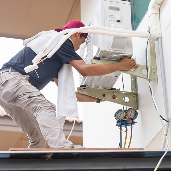 el costo de la instalación de aire acondicionado varía dependiendo del tamaño y la complejidad del sistema